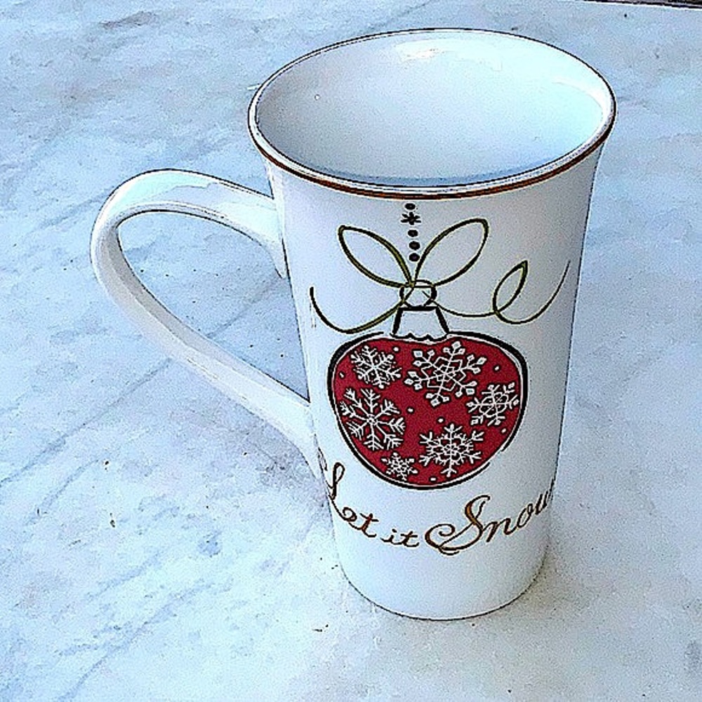 222 FIFTH NATALA LET IT SNOW  LATTE TALL MUG CUP PORCELAIN RED ORNAMENT NEW